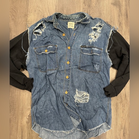 LF custom button down shirt with sweatshirt sleeves - Picture 1 of 3